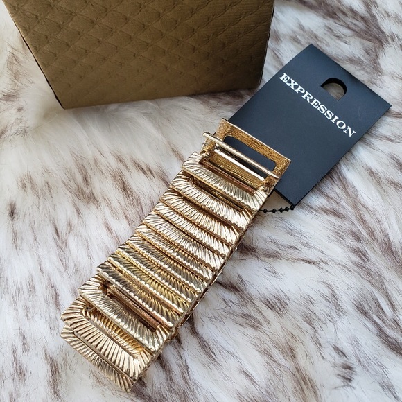 Gold Stretch Link Bracelet - Picture 2 of 3